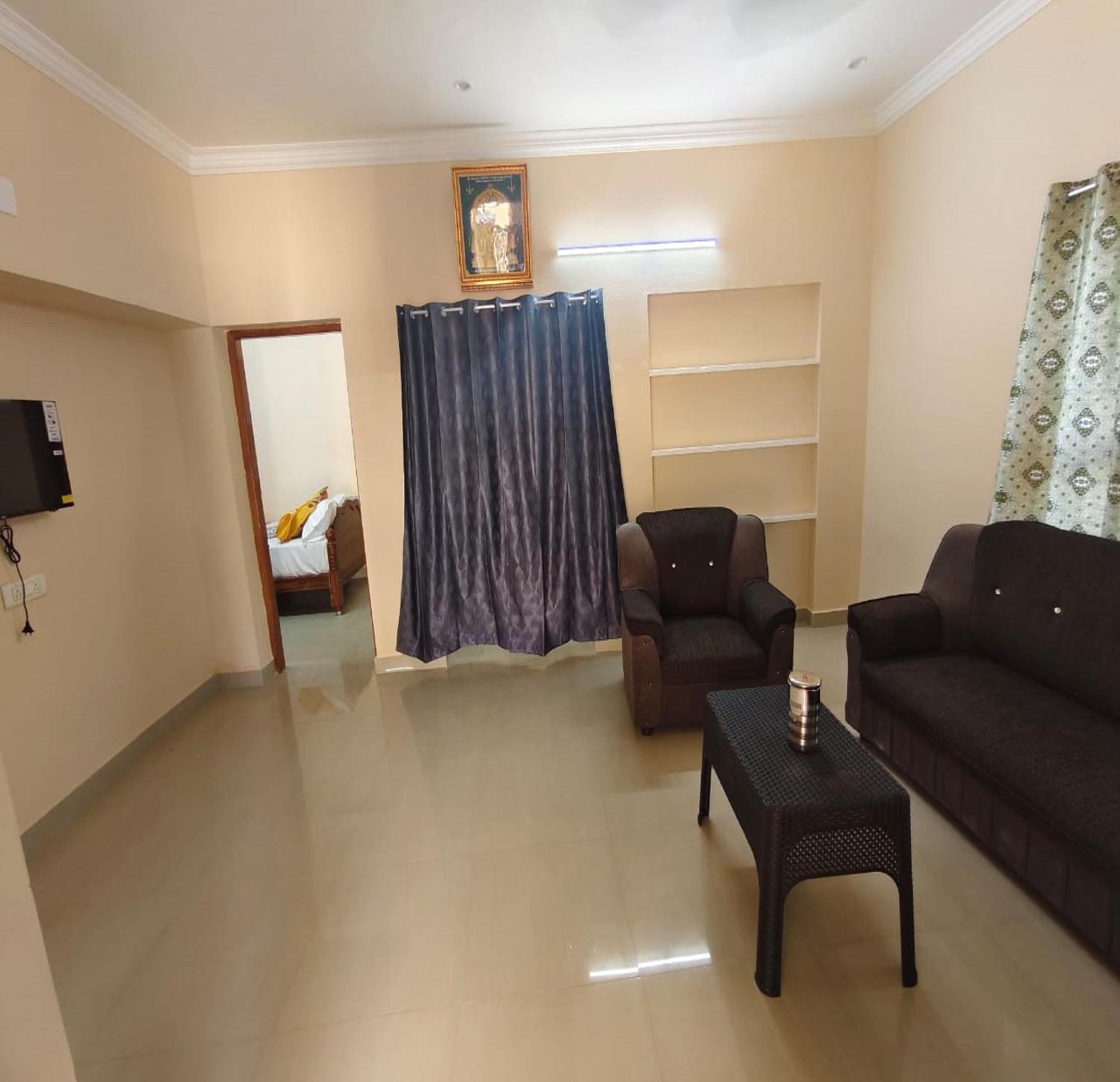 Arumugam Residency Ac Tiruchchendūr Exterior foto