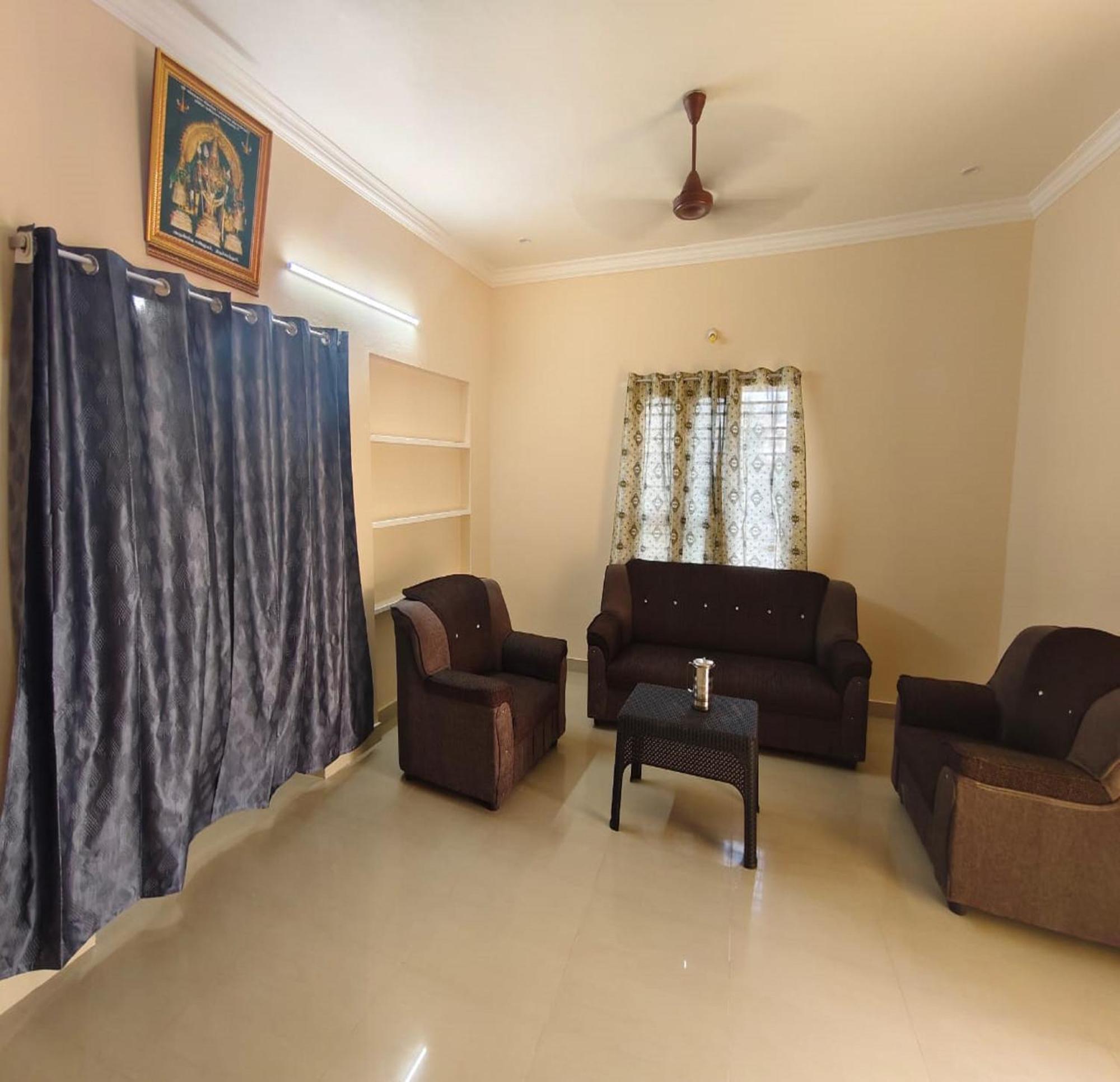 Arumugam Residency Ac Tiruchchendūr Exterior foto