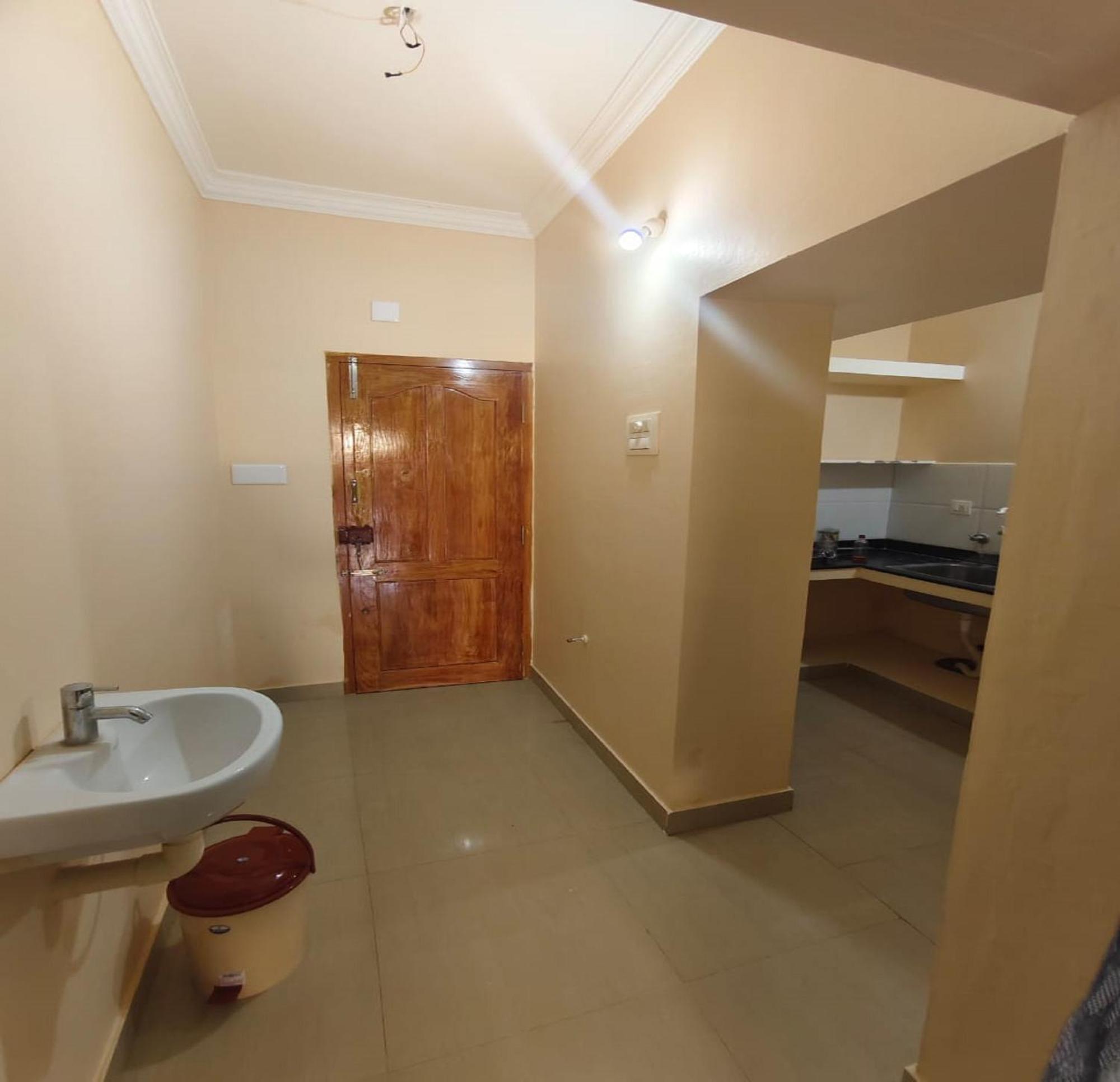 Arumugam Residency Ac Tiruchchendūr Exterior foto